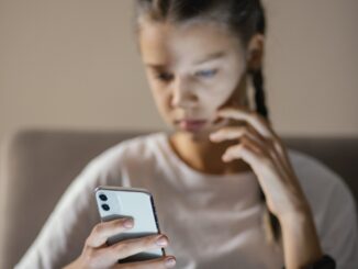 Adesca online una 13 anni, smantellata rete pedopornografica