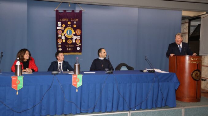 Premiati i giovani artisti del concorso "Un poster per la pace" 