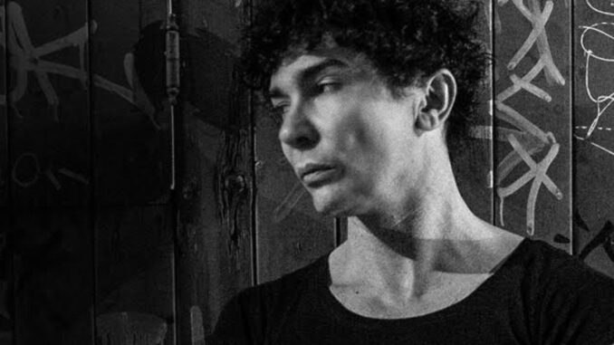 Il frontman dei The Zen Circus, Appino, al San Francesco al Prato