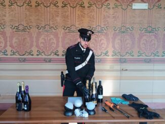 Arrestata donna dopo inseguimento: ordine carcerazione pendente