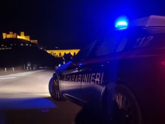 Fugge con cocaina in auto, 24enne arrestato a Spoleto