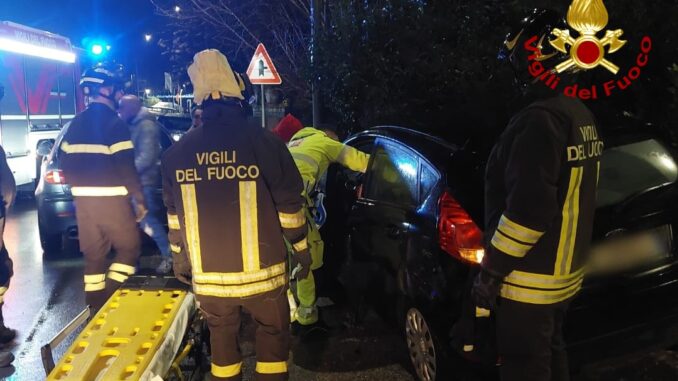 Incidente stradale ad Amelia: auto finisce contro un muro 