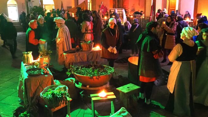 Grande successo per la "Natività e Mestieri medievali" al Chiostro della Cattedrale di S. Lorenzo
