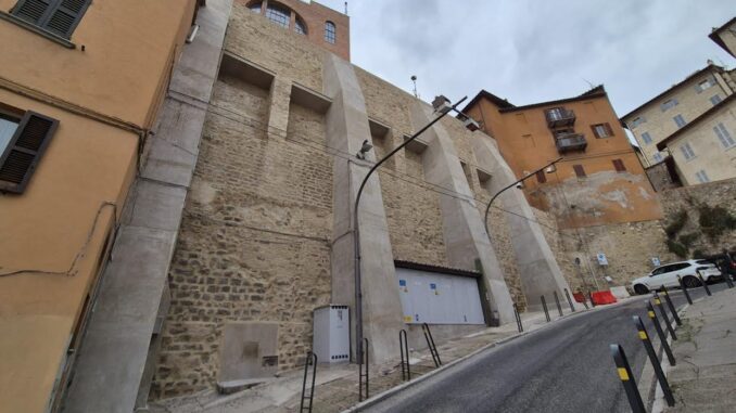 Restaurato il muro storico di Via delle Conce