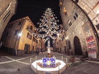 Deruta accende l'Albero di Natale in Ceramica