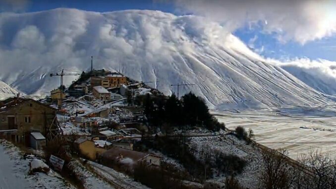 Inverno a Castelluccio: lo spettacolo dei Monti Sibillini 