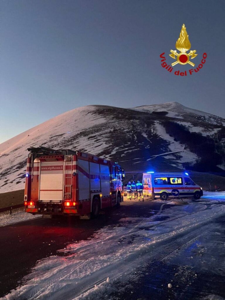 Soccorso in Montagna: Giovane Escursionista Salvato sul Monte Cucco