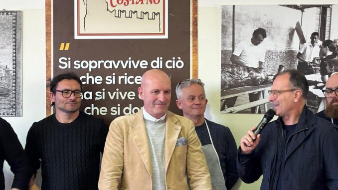 Il Gruppo giovanile di Costano dona 1000 euro alla Croce Rossa