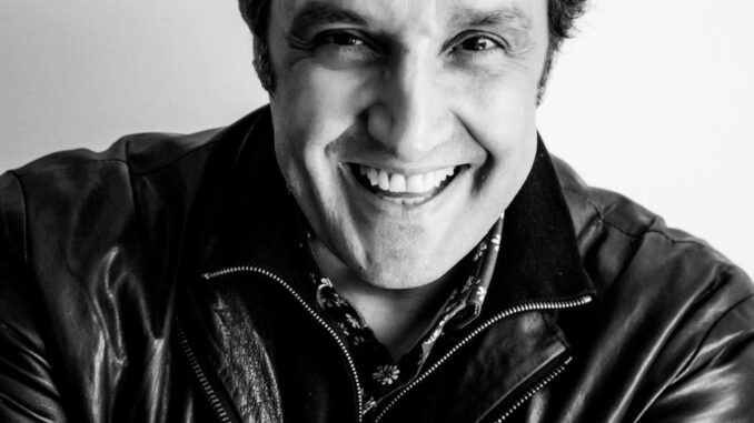 Flavio Insinna al Teatro Morlacchi con Gente di facili costumi