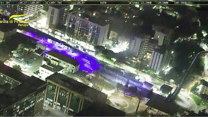 Blitz Finanza, Carabinieri e Polizia su Fontivegge, video dall'elicottero