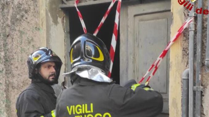 Incendio in un locale abbandonato a Terni: intervento rapido dei Vigili del Fuoco