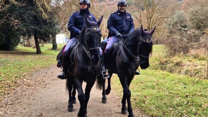 Controlli durante le festività: il Reparto a Cavallo della Polizia vigila