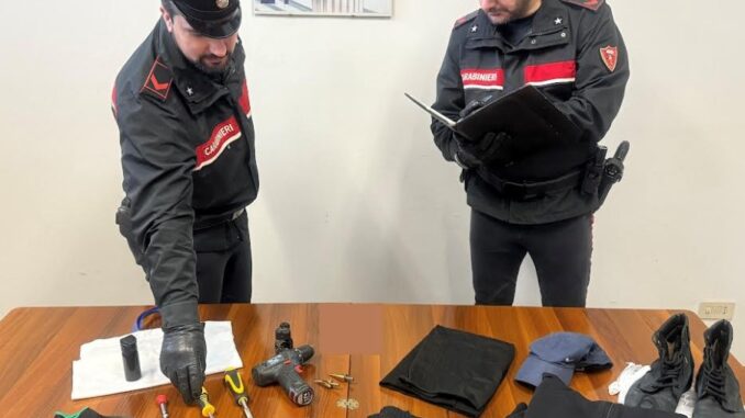 Fermato con arnesi da scasso, denunciato un 40enne kosovaro
