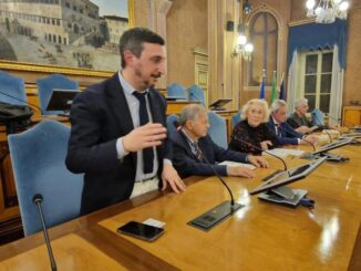 La Presentazione "Romanzo Socialista": Viaggio Valori del Passato