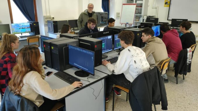 Mancano geometri in Umbria: appello agli studenti