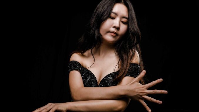 La pianista Chloe Mun si esibisce a Perugia per Amici della Musica