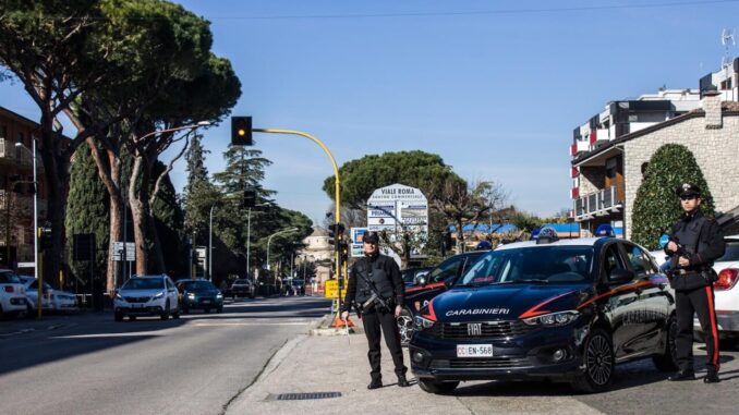 Fermato alla guida con cocaina, arrestato 34enne