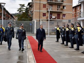 Saluto del Prefetto Gradone alla Guardia di Finanza di Perugia