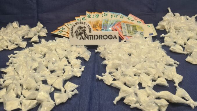 Giovane arrestato a Terni con 335 dosi di cocaina