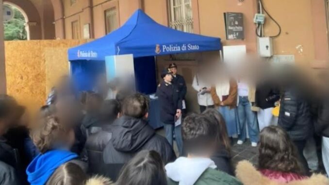 Campagna di sensibilizzazione della Polizia contro la violenza
