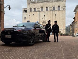 Finti tecnici scassinavano distributori automatici: denunciati