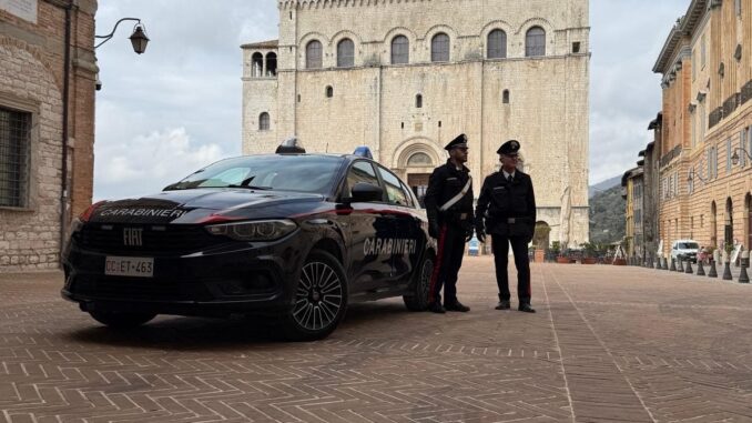 Finti tecnici scassinavano distributori automatici: denunciati