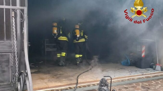Incendio in un garage a Narni