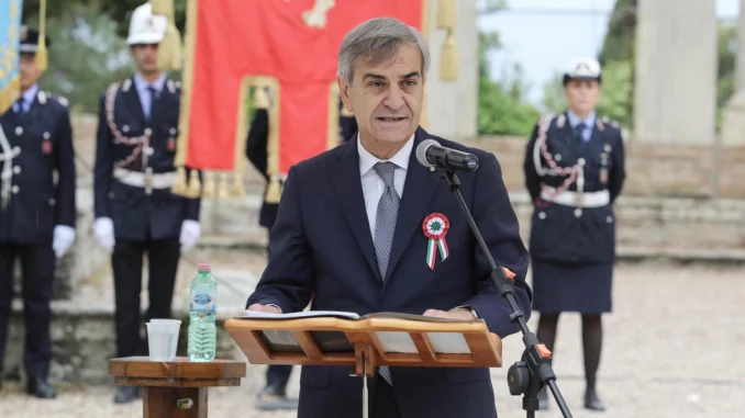 Prefetto Gradone saluta Perugia alla Sala dei Notari