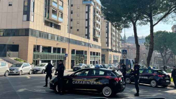 Le Squadre di Intervento Operativo dei Carabinieri sono arrivate a Fontivegge