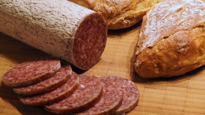 Mangia la soppressata e muore, chiesto rinvio a giudizio per titolare azienda che lo aveva prodotto