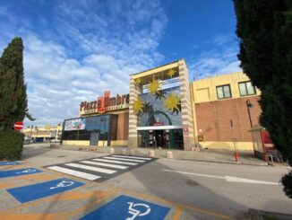 Rapina a mano armata in gioielleria a Trevi, bottino ingente e fuga in auto