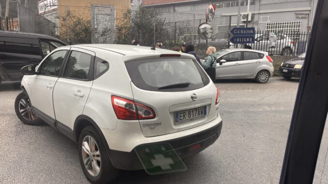 Scontro tra auto e furgone sulla Valtiera a Ponte San Giovanni