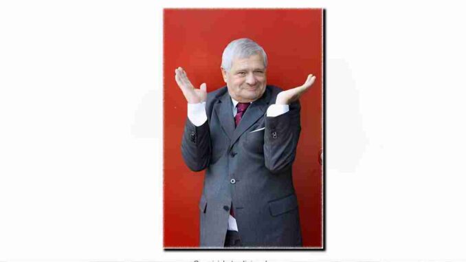 Gian Franco Zampetti in scena con "Nella pancia del pescecane"