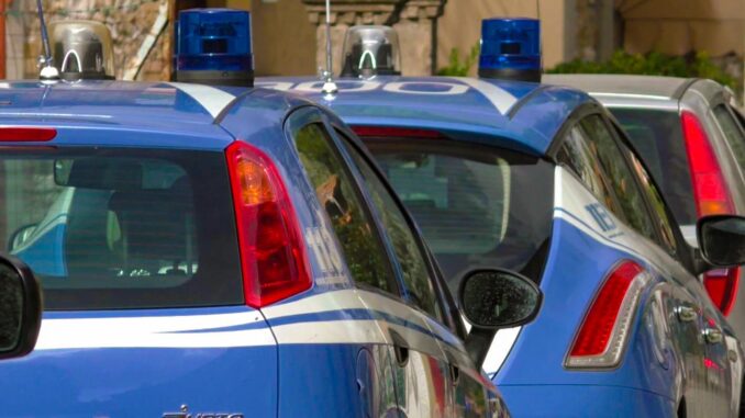 Aggredisce gli agenti, 25enne arrestato per resistenza e lesioni a pubblico ufficiale