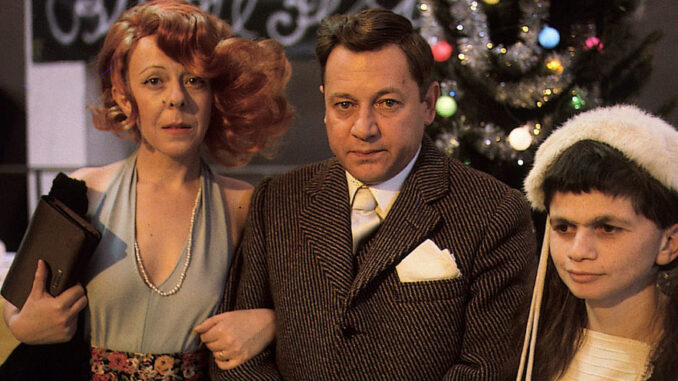 Fantozzi, 50 anni di maschera e risate – Il restauro al Politeama