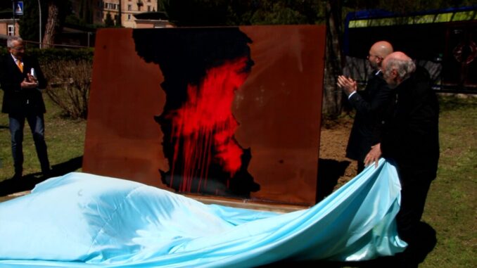 Un monumento per ricordare i medici morti durante il Covid