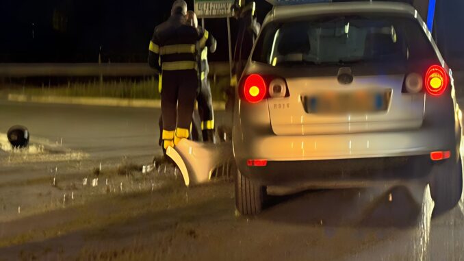 Incidente a Centova [Foto gallery]: scooter e auto coinvolti, 40enne in codice rosso