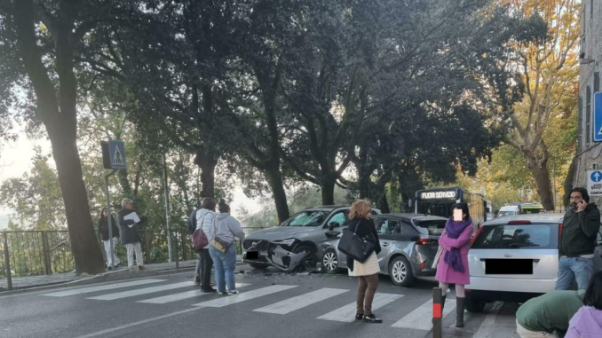 Genitori chiedono interventi urgenti per ridurre la velocità