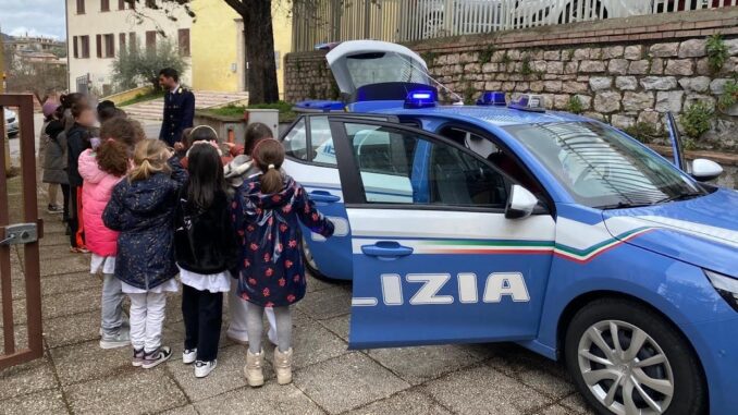 Istituto “Santa Lucia” di Perugia a lezione di Legalità con la Polizia di Stato
