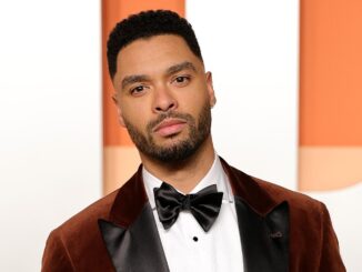 Attori in Tuxedo al Vanity Fair indossano Brunello Cucinelli