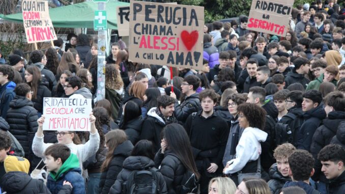 Scuola, i docenti replicano ai sindacati: disagi reali