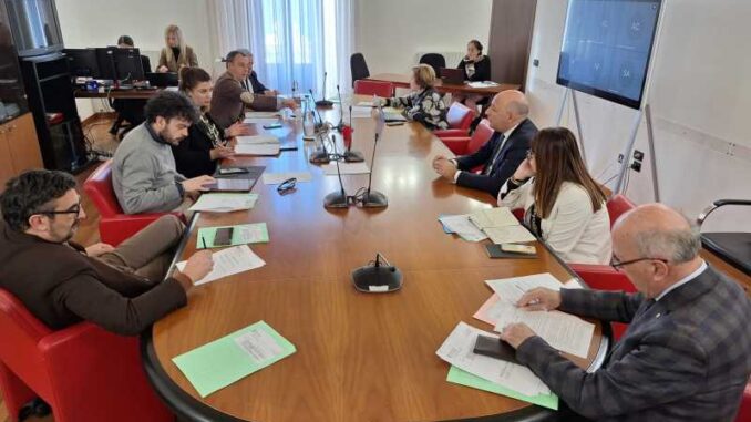 Approvata proposta per tutelare paesaggi e sviluppo energetico