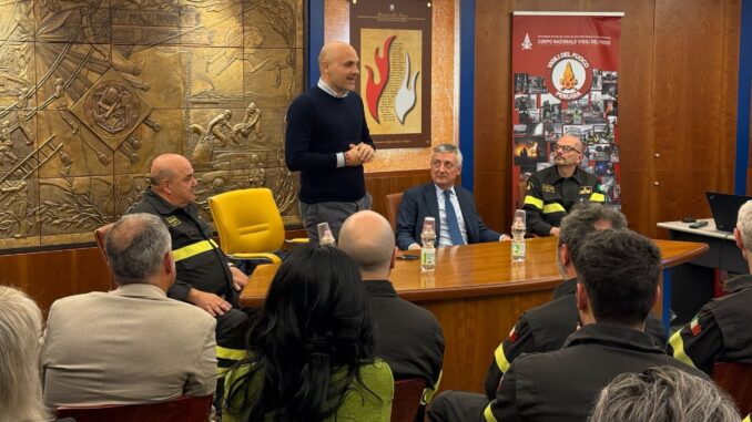 Emanuele Prisco visita il Comando dei Vigili del Fuoco di Perugia