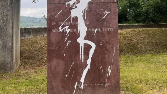 Vandalizzato monumento partigiano a Montone, la condanna