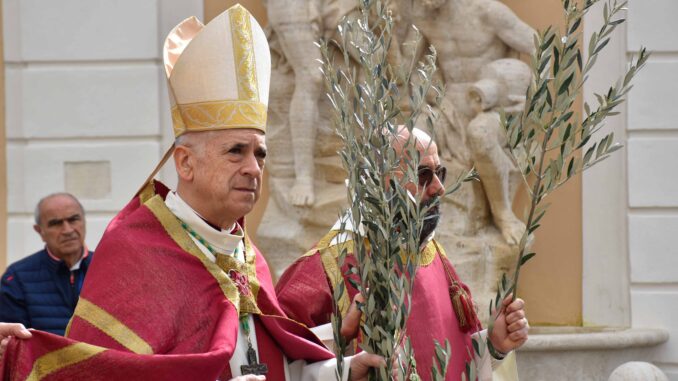 Settimana Santa: Riti e Significato Presieduti dal Vescovo Soddu