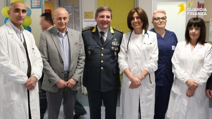 Donazione della Guardia di Finanza al reparto pediatrico