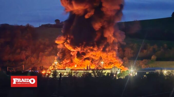 Incendio LucyPlast verifiche sanitarie, cause tutte da chiarire