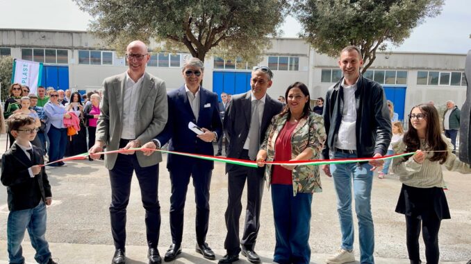 Novaplast inaugura il nuovo reparto produttivo da 700 mq, dopo incendio del 2024