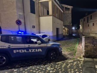 Rissa aggravata coinvolge tre giovani nel centro storico di Foligno