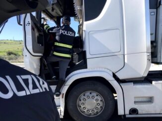 Cronotachigrafo manomesso, camionista sorpreso in autostrada